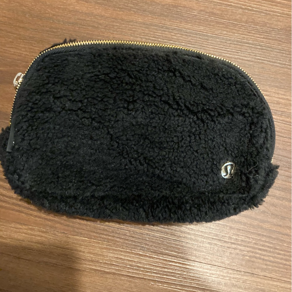 Lululemon Black Fleece Everyday Belt Bag NWT